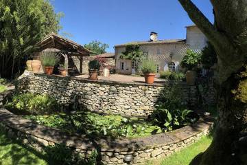 Gîte pour 6 personnes, avec terrasse ainsi que jacuzzi et jardin à Saint-Seurin-de-Prats