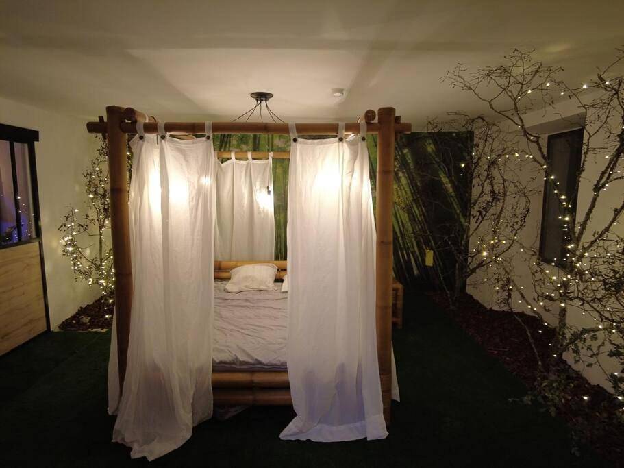 Appartement entier, Le Jardin d'Eden -Appartement de charme avec Sauna, Hammam, spa in Issoudun, Région d'Issoudun