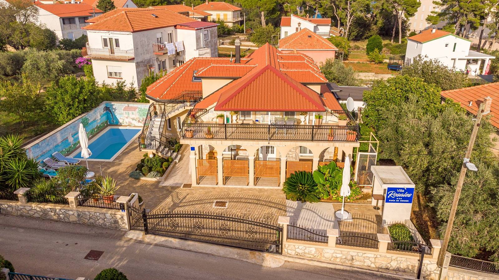 Casa di vacanza in Ugliano (Ugljan) con terrazzo, Climatizzazione, Wifi, Lavatrice (4679-2) in Ugljan Città, Ugliano