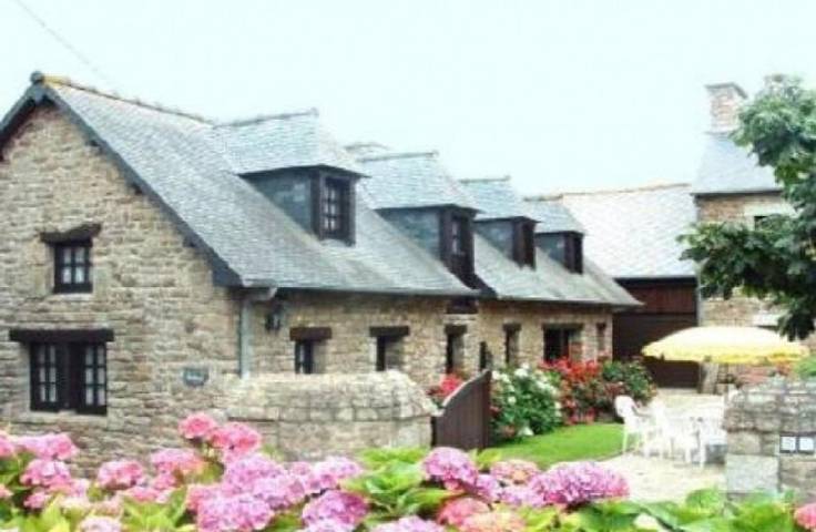 Location de vacances pour 4 personnes, avec terrasse et jardin en Cotes-d'Armor