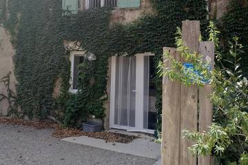 Gîte pour 8 personnes, avec piscine et jardin à Fontcouverte