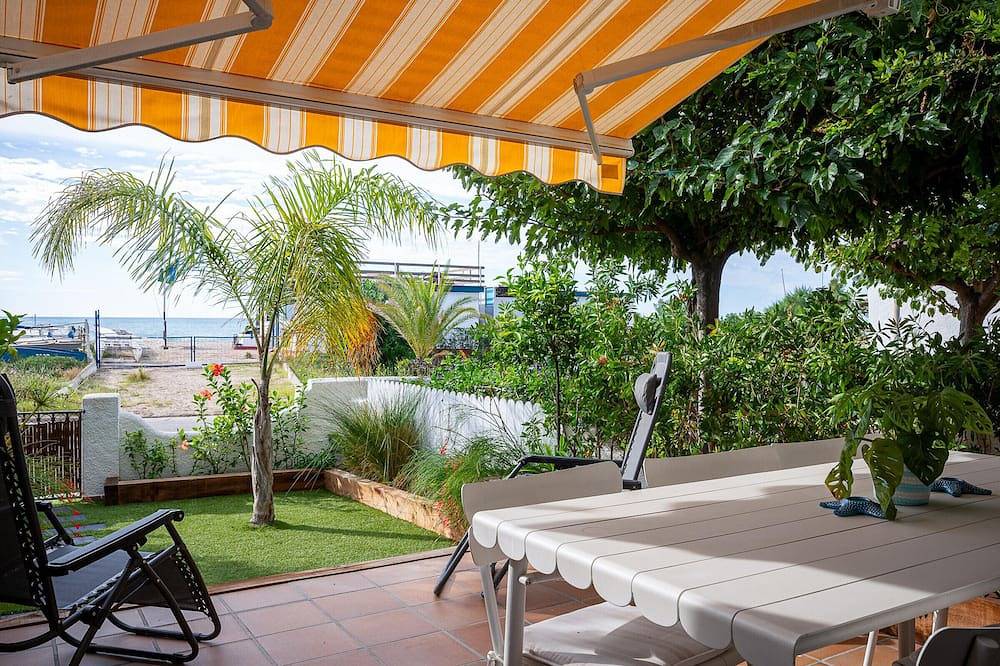 Haus am Strand mit Terrasse in Platja de Creixell (Creixell), Creixell