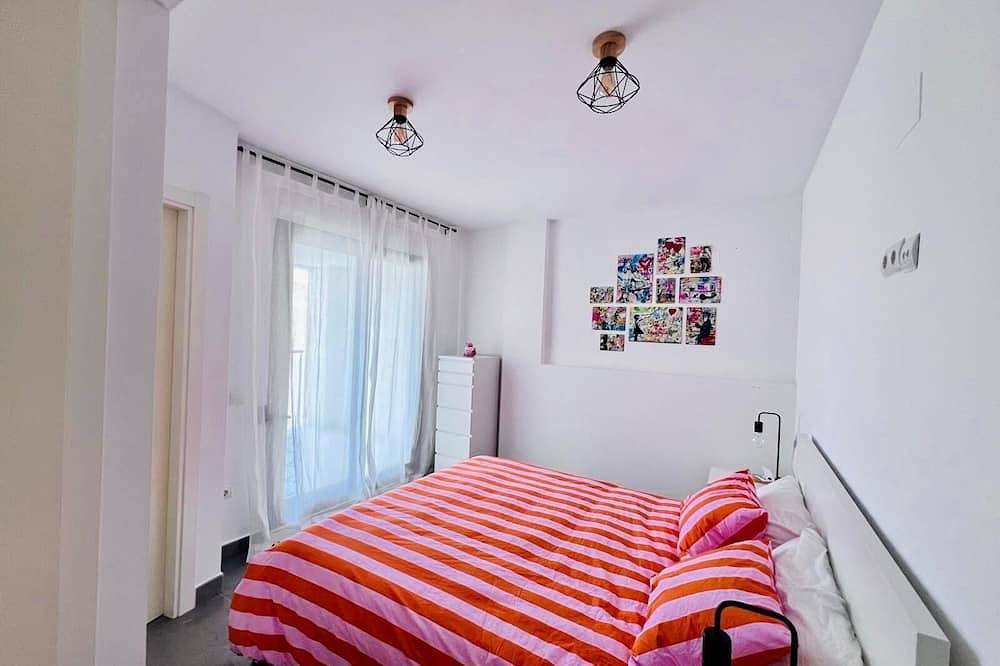 Apartamento entero, Stylish 2-Bedroom Apartment with Wifi,Ac,Parking,10 Min from Beach,Medieval Town in Pego, Costa Blanca