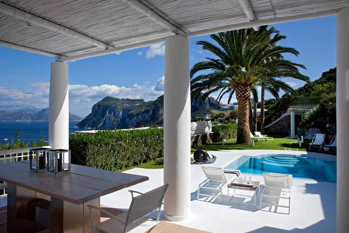 Villa per 7 persone, con Balcone e Idromassaggio nonché Terrazza e Giardino a Capri