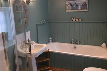 Log Cabin for 2 People in Loch Lomond, Argyll & Bute, Photo 3