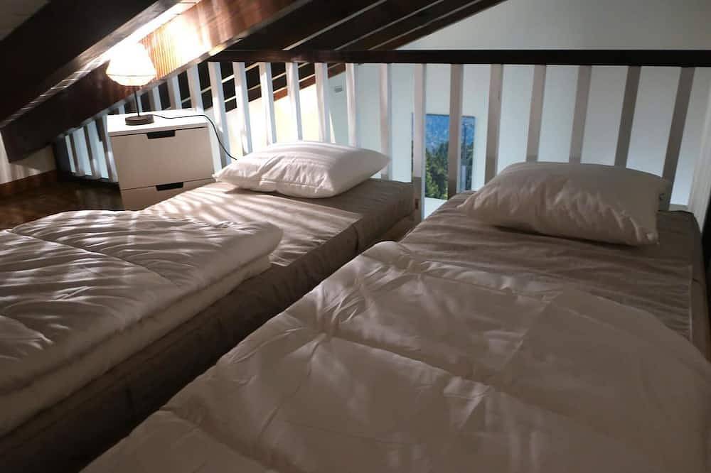 Entire apartment, La Molina Viii - One Bedroom Apartment, Sleeps 4 in La Molina, Alp