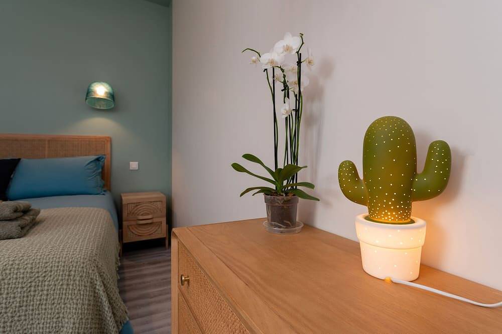 Habitación 'Houat' con terraza compartida, Wi-Fi y aire acondicionado in Ploeren, Côte des Mégalithes