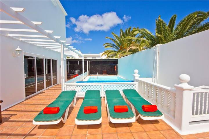 Villa for 12 people, with Balcony and Garden as well as Pool in Costa Teguise