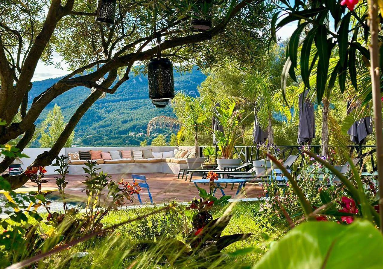 Villa Holistika : Bed And Breakfast / Pool / Air Conditioning/ Mont Faron Toulon in Toulon, Côte méditerranéenne (France)