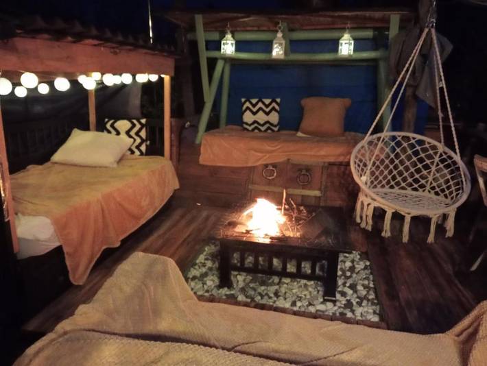 Location de vacances pour 8 personnes, avec vue ainsi que terrasse et piscine à Salles - 3