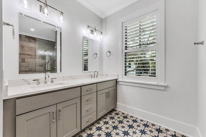 Vacation rental for 16 people, with hot tub and balcony in Wild Dunes