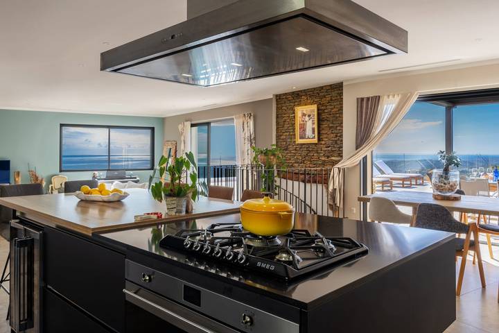 Location de vacances pour 10 personnes, avec terrasse et piscine à Cervione - 2