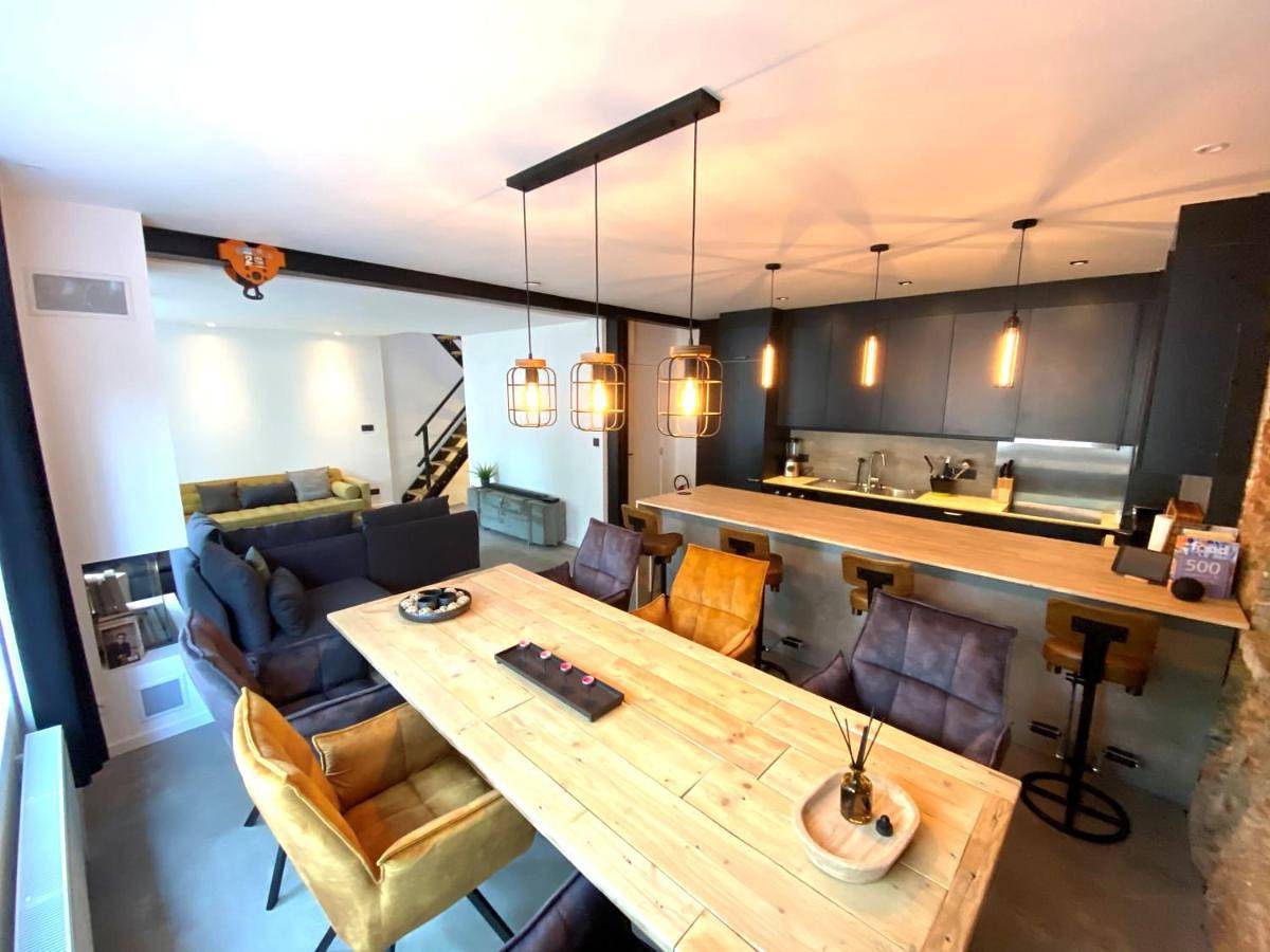 Three-Bedroom House in Amberes, Región de Amberes