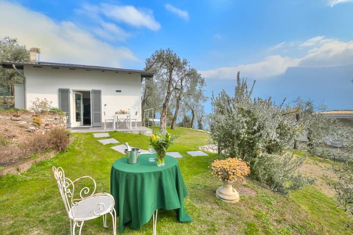 Dom dla 4 osób, z widok na jezioro i taras, Dla rodziny w Limone sul Garda