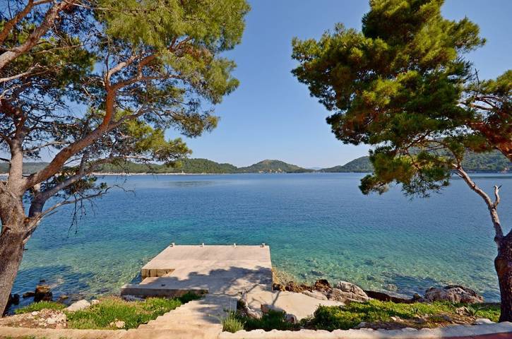 Gîte pour 2 personnes, avec terrasse dans Lastovo