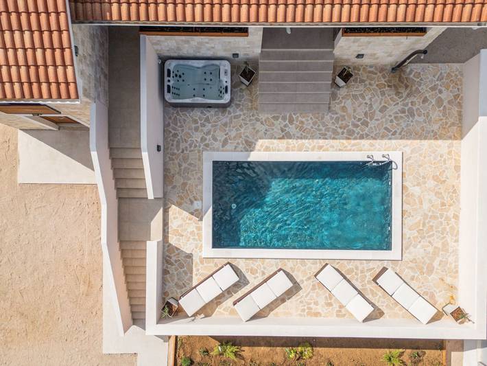 Villa Alora in Pridraga, Donji Karin