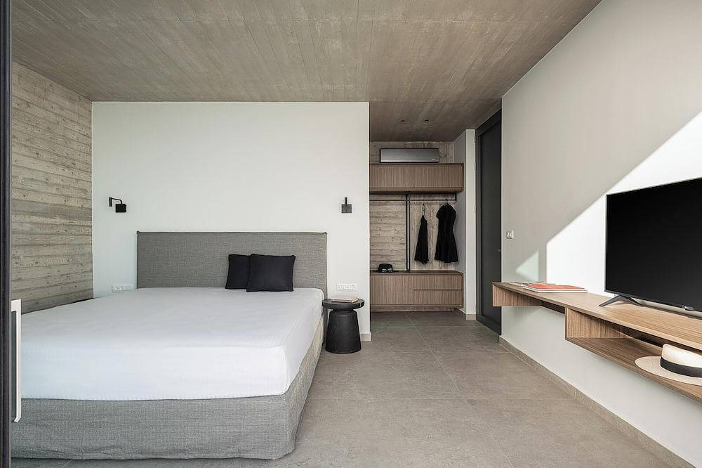 Inspiring Industrial Design Villa Overlooking Falasarna Beach in Falassarna, Chania und Umgebung