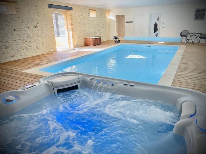 Location de vacances pour 8 personnes, avec jacuzzi ainsi que piscine et jardin à Laigné-en-Belin - 4