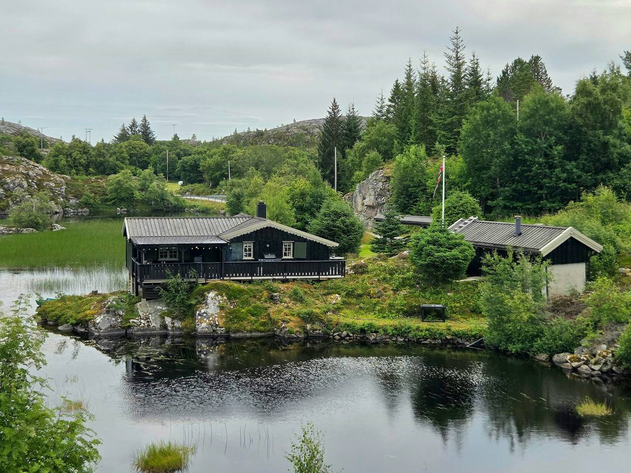 Gemütliche Blockhütte aus dem Jahr 1966 mit Sauna in Hitra