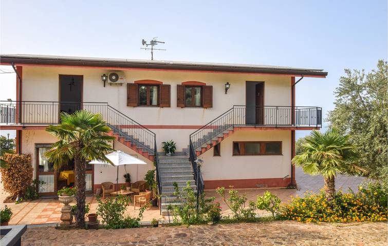 Casa vacanza per 15 persone in Provincia di Messina