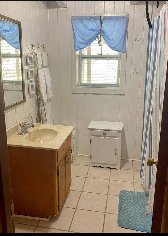 Cozy cabin directly on beautiful Lake Martin in Lake Martin