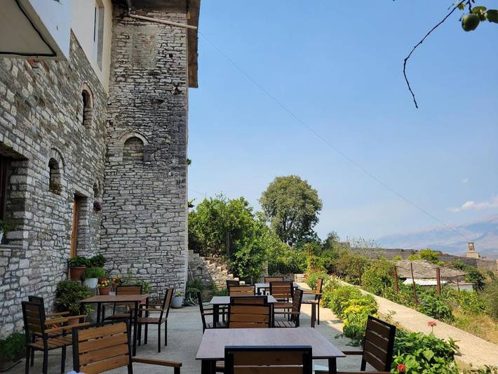 Chambre d’hôte pour 2 personnes, avec terrasse et jardin dans Gjirokastër - 3