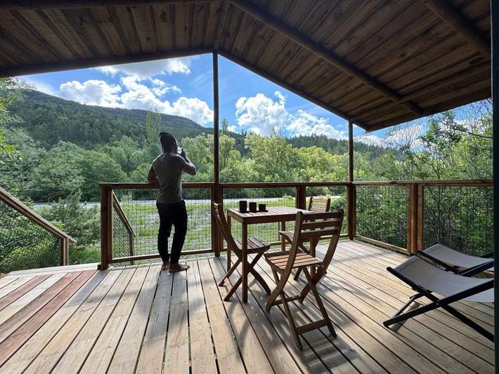 Camping pour 5 personnes, avec Terrasse et Jardin ainsi que Piscine et Vue
