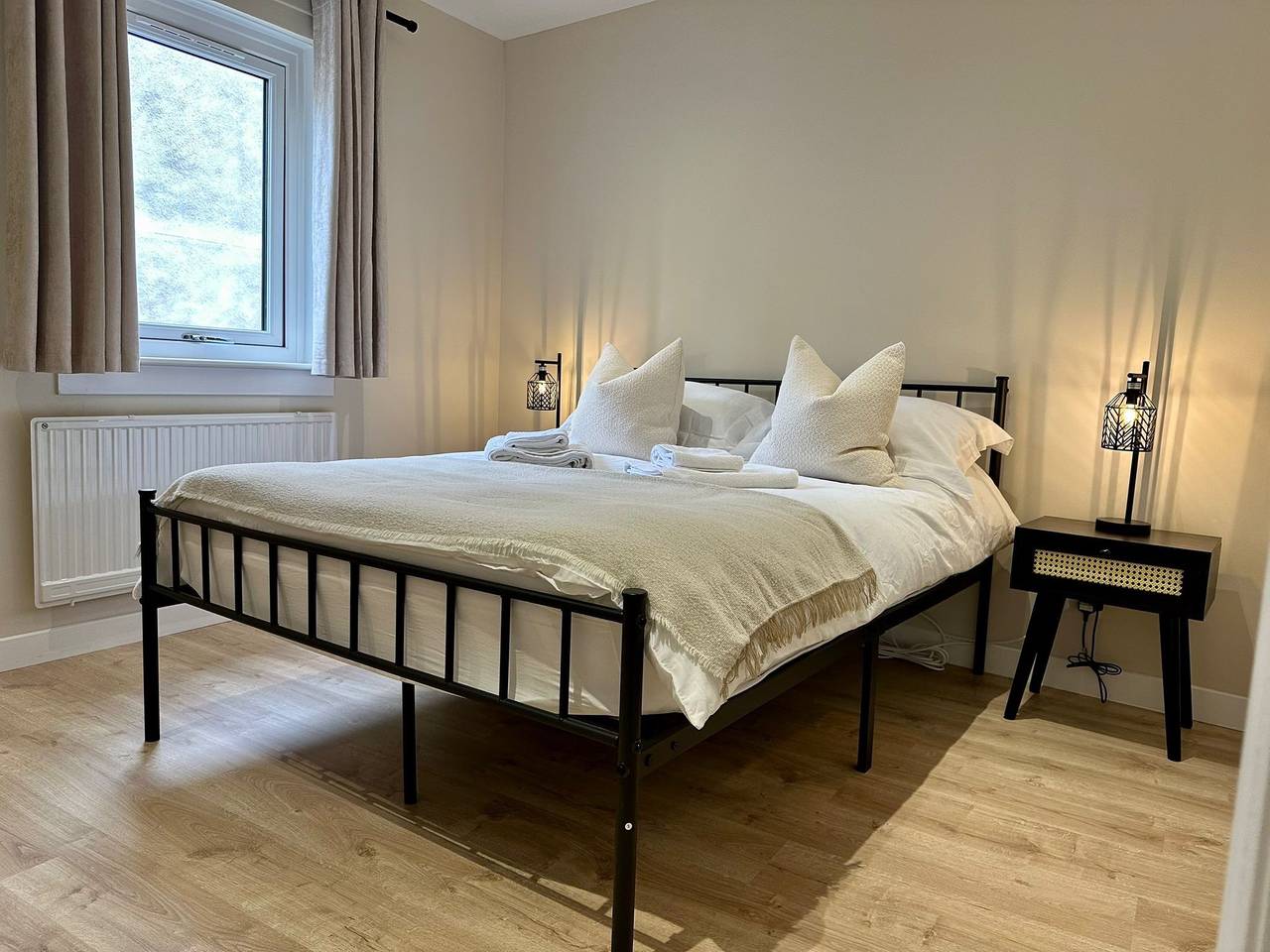 Entire holiday apartment, Edinburgh Charm Apartment near Springfield Lane in Leith, Edinburgh