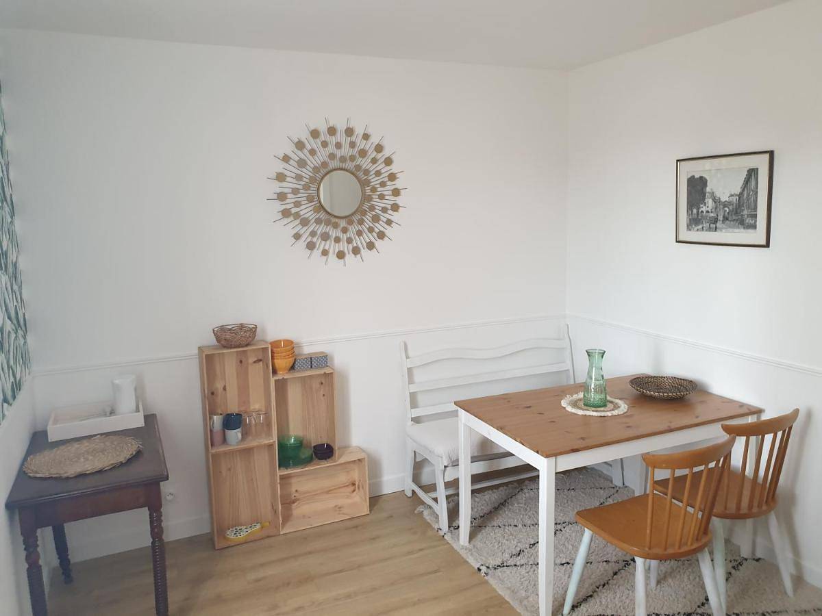Triple Room in Coutras, Région de Libourne