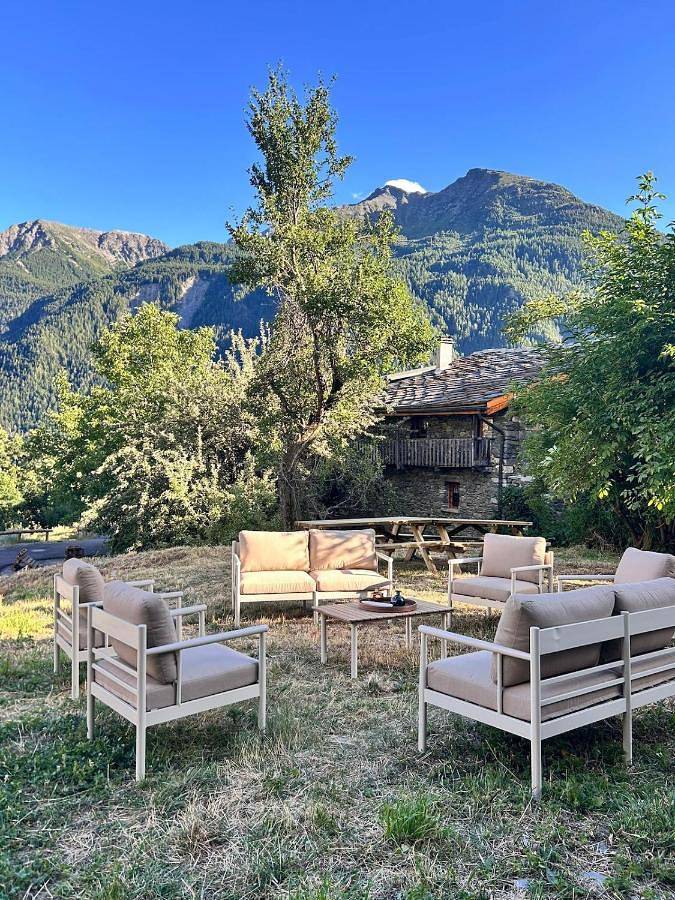 Location de vacances pour 10 personnes, avec jardin ainsi que terrasse et vue à Saint-André (Savoie)
