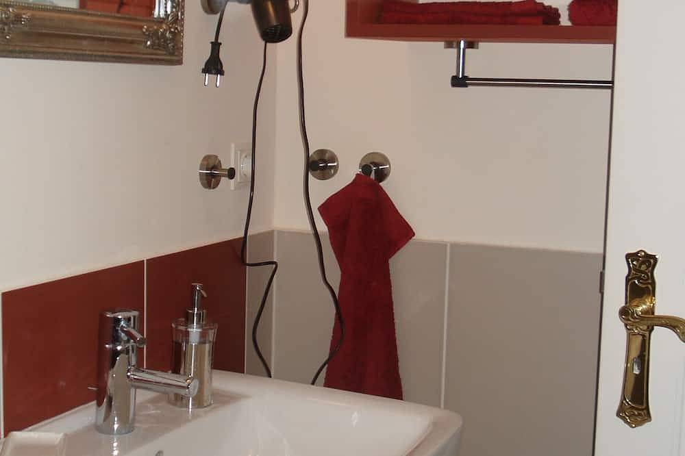 Encantador apartamento en la mansión estilo Tudor (a sólo 15 minutos de Prenzlauer Berg) in Berlin Niederschönhausen, Berlín