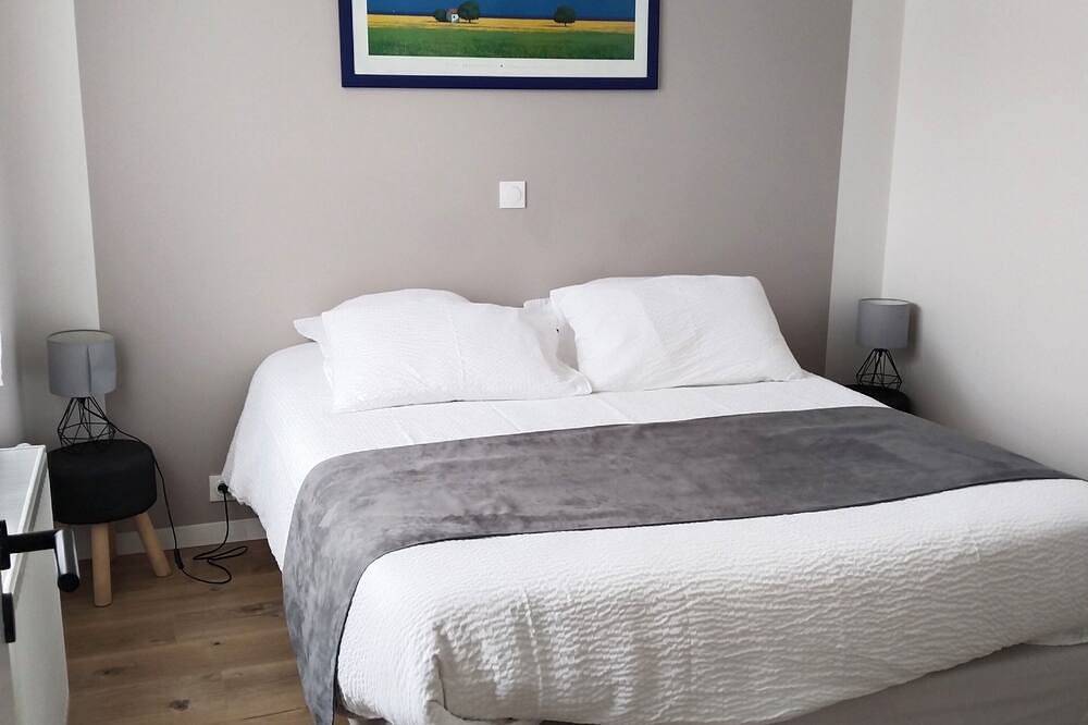 Entire apartment, B as in... Belle Epoque in Saint-Amand-les-Eaux, Valenciennes region