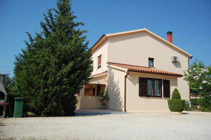 Appartement de vacances pour 4 personnes, avec terrasse et jardin, animaux acceptés