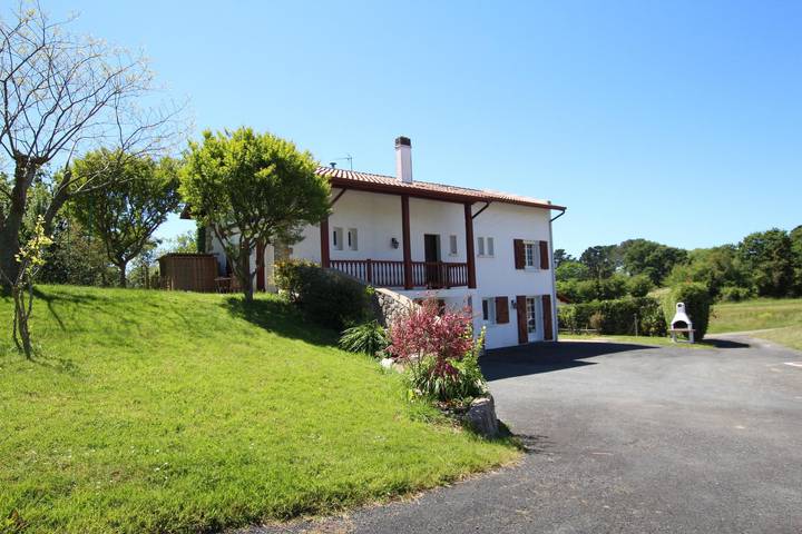 Gîte pour 4 personnes, avec jardin au Pays basque