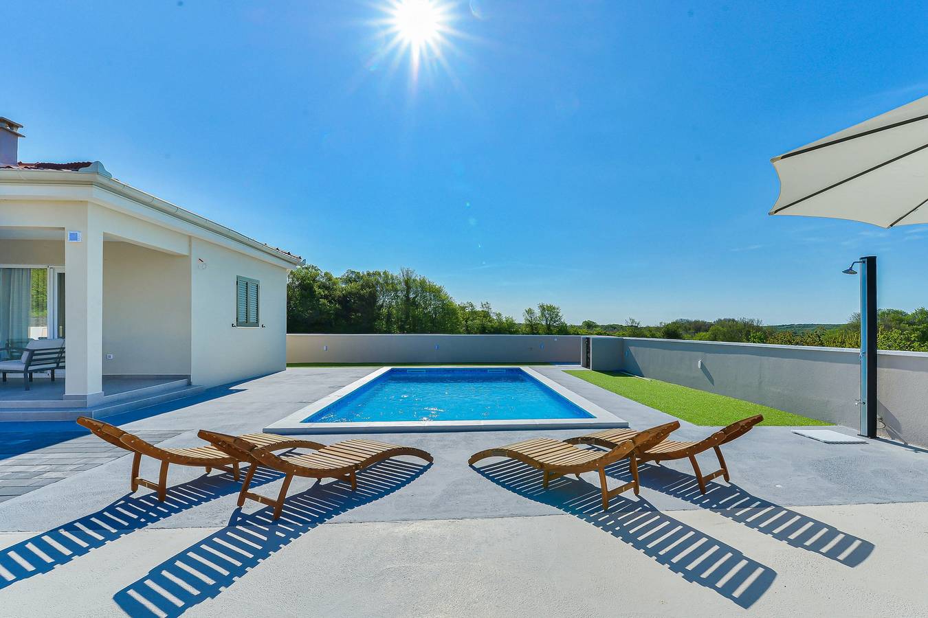 Holiday House Casia with pool in Poličnik, Zadar