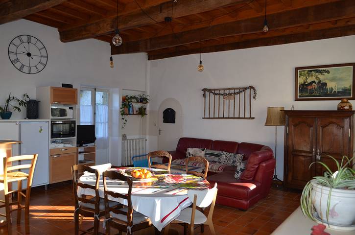 Gîte pour 6 personnes, avec piscine ainsi que terrasse et jardin dans les Hautes-Pyrénées - 4