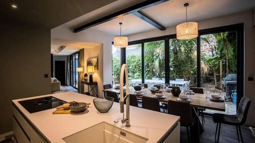 Ferienhaus für 15 Personen, mit Terrasse und Garten sowie Pool