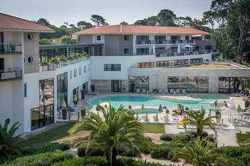 Hôtel pour 3 personnes, avec sauna et piscine ainsi que vue et jardin, animaux acceptés dans Plage des Abatilles