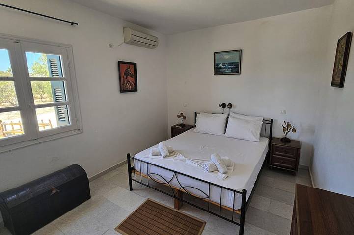 Naxos Waterfront Villa with A/C, pool (Jun-Oct) and panorama view. in Kastraki (Naxos), Naxos