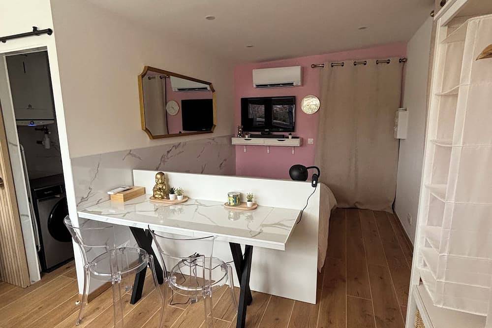 Appartement entier, Charmant Studio Indépendant in Etang de la Bonde, La Motte-d'Aigues