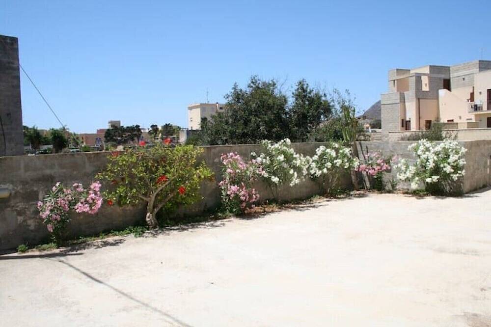 Ganze Wohnung, Casa Blu Marino in Favignana Stadt, Favignana