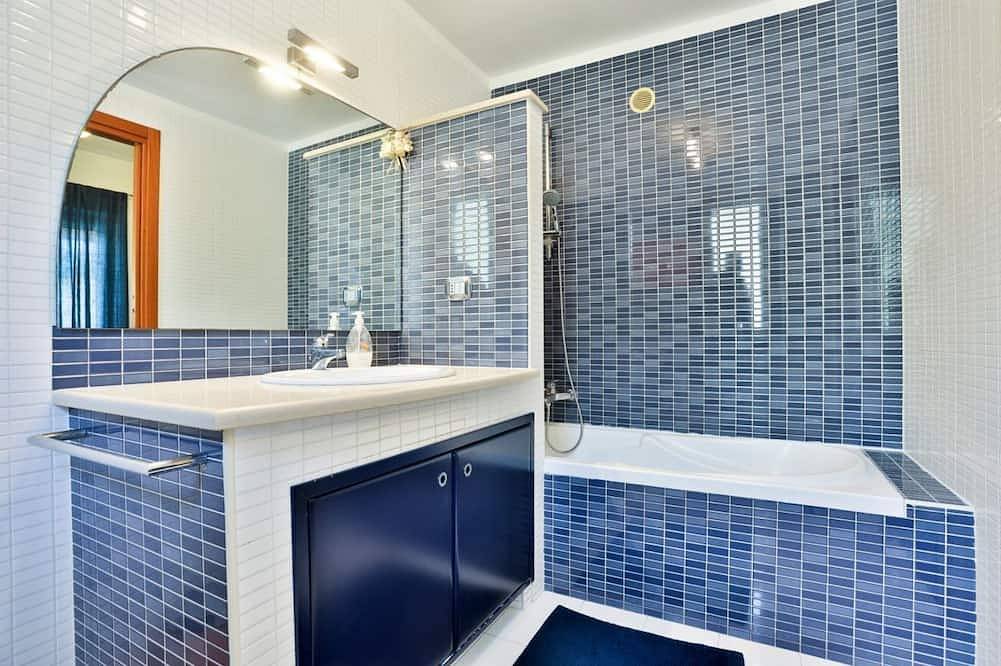 Entire apartment, Guesthost - A cozy and spacious 83 square meters apartment, perfect for four people, located on the fourth floor of a building with an elevator (Not accessible to guests with disabilities).The property enjoys an excellent seafront location: our guests ca in Pozzuoli, Naples Province