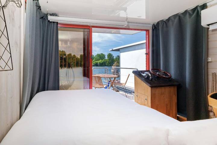 Bateau pour 2 personnes, avec sauna et terrasse ainsi que vue et vue sur le lac dans Île de France - 3