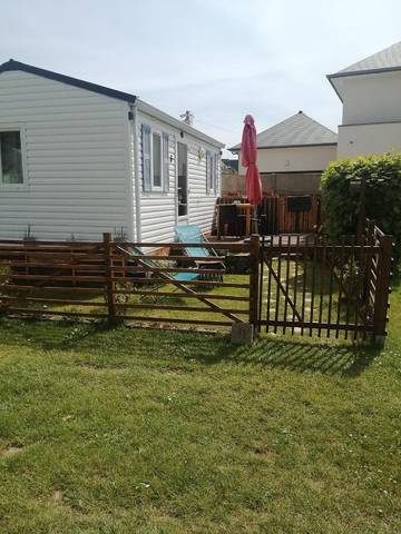 Maison de campagne pour 3 personnes, avec terrasse, animaux acceptés à Pleurtuit