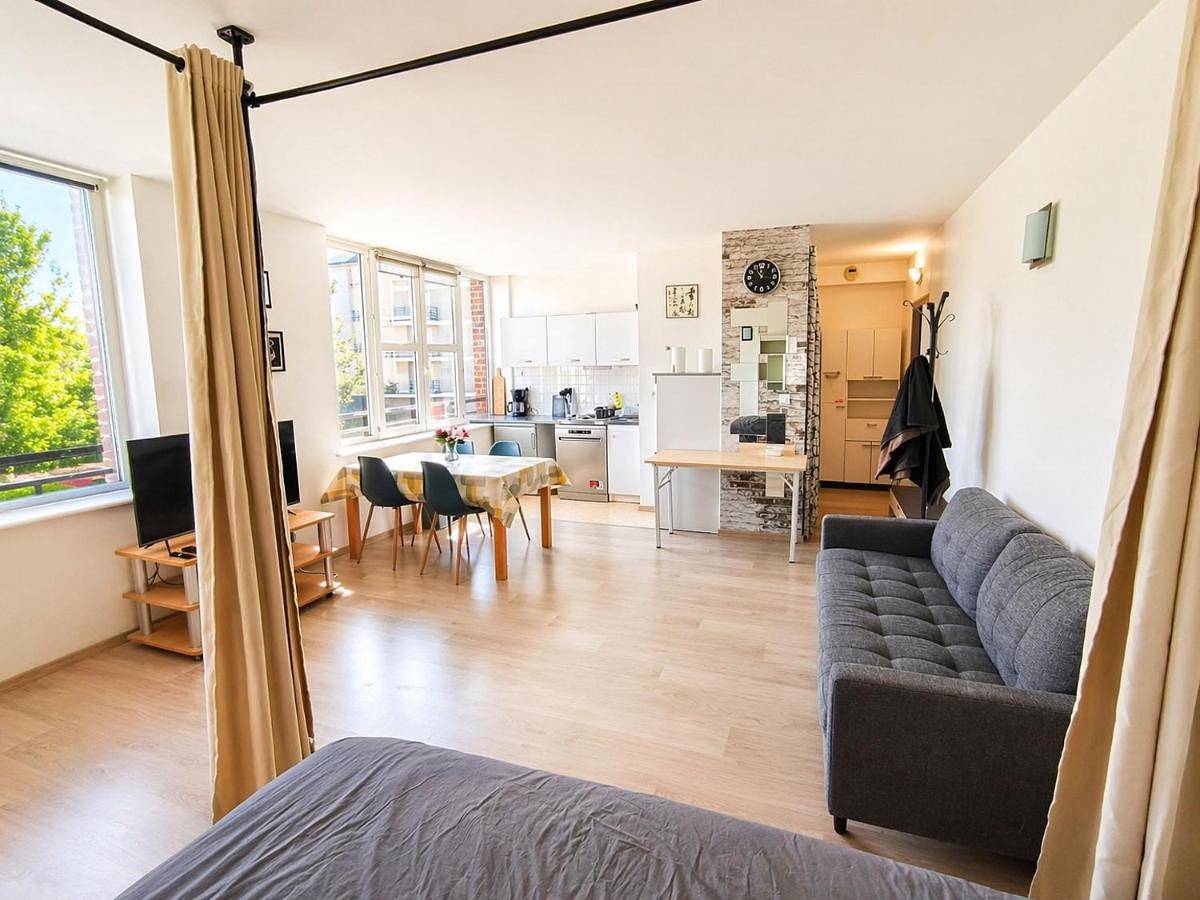 Appartement entier, One-Bedroom Apartment with Garden View in Haubourdin, Région de Lille