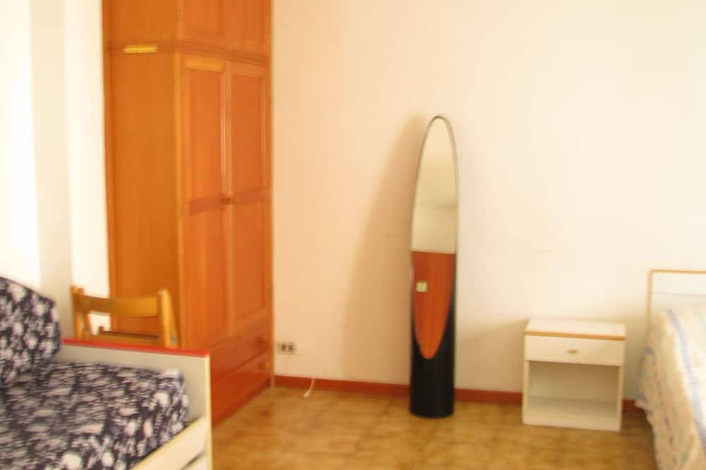 Apartamento entero, A 200 m de la gran estudio playa (uno-roomed) con 4 camas in Diamante (desambiguación), Costa Tirrénica Calabria