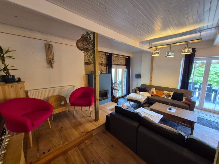 Casa rural '"Le Rêve Champêtre"' con piscina privada, terraza privada y wifi in Anthé, Quercy