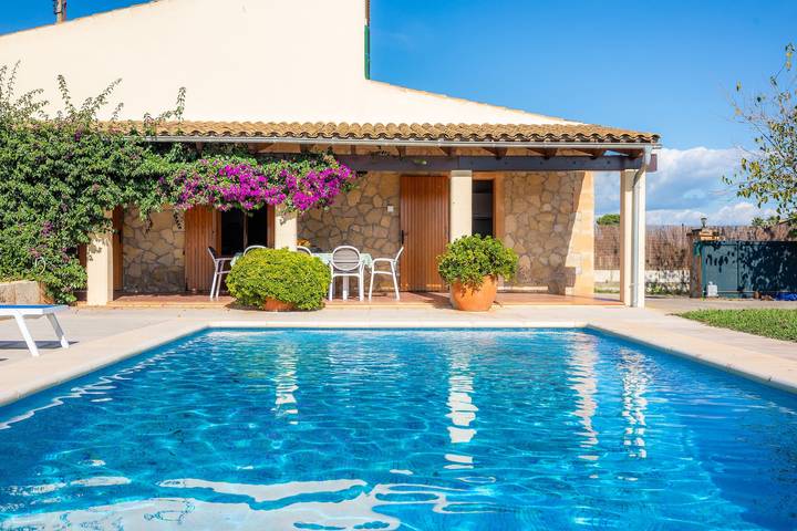 Finca Can Butxet mit Bergblick, Wlan, Garten, Terrassen und Pool; Parkplätze vorhanden in Muro, Mallorcas Küste