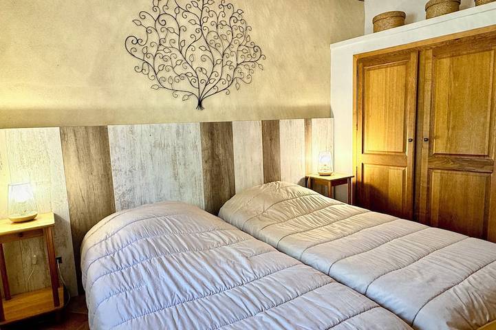 Gîte pour 4 personnes, avec terrasse ainsi que jardin et piscine, animaux acceptés à Villedieu - 3