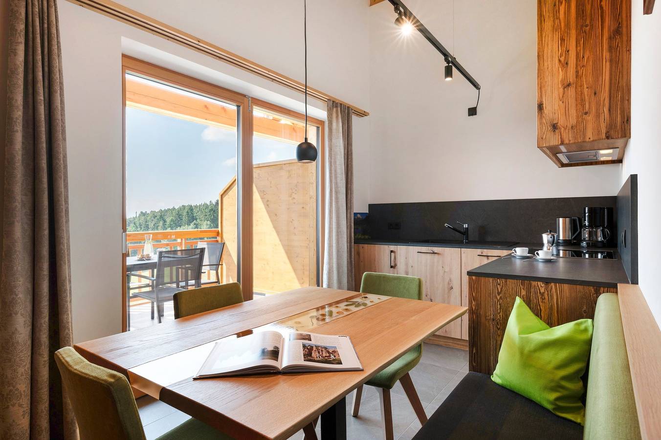 Entire apartment, Apartment 'Moserhof Wohnung Salbei' with Mountain View, Balcony and Wi-Fi in Jenesien, Sarntal Alps